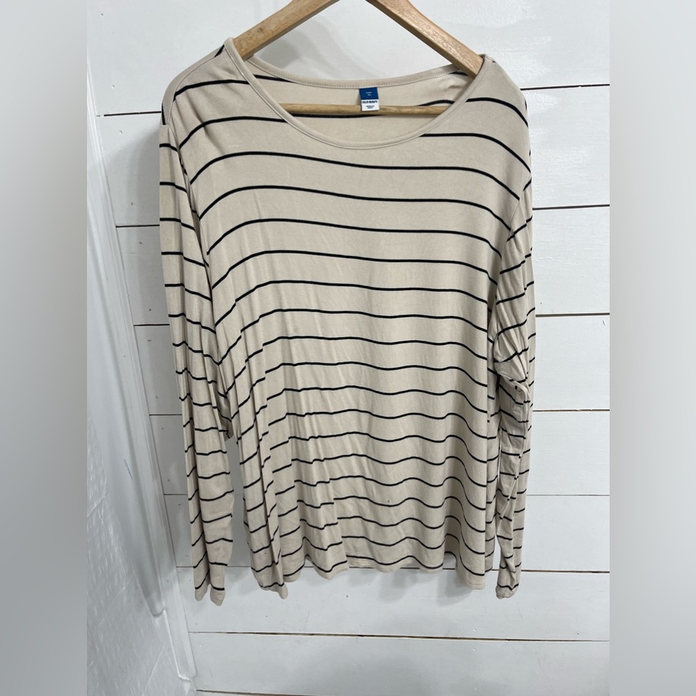 XL Old Navy bat wing long sleeve. Tan with black stripes